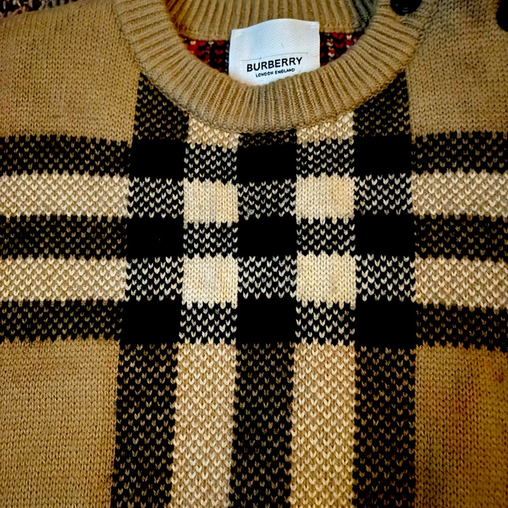 Toddler Burberry sweater like new